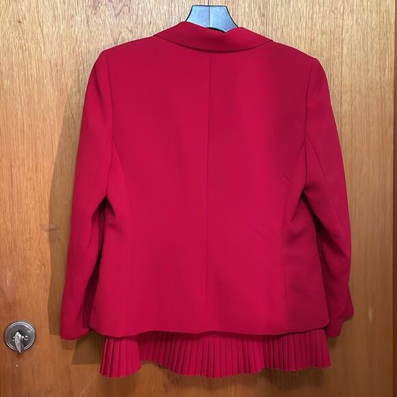 LE Suit Red 2-Piece Suit. 14P - Picture 4 of 6